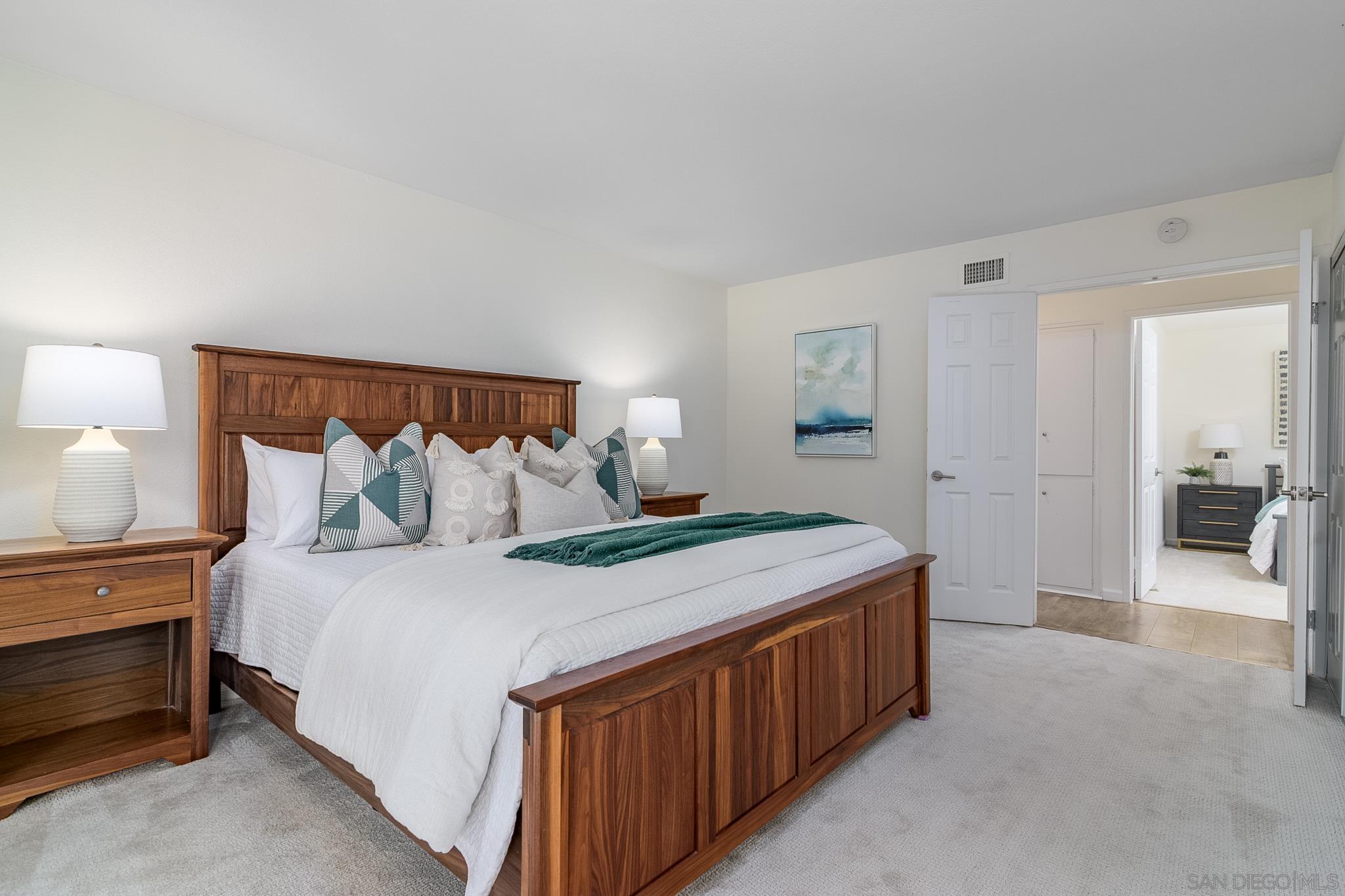 Detail Gallery Image 19 of 42 For 16556  Gabarda Rd, San Diego,  CA 92128 - 2 Beds | 2 Baths