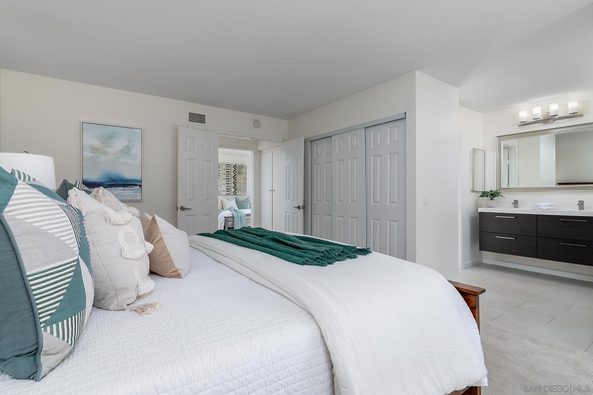 Detail Gallery Image 20 of 42 For 16556  Gabarda Rd, San Diego,  CA 92128 - 2 Beds | 2 Baths