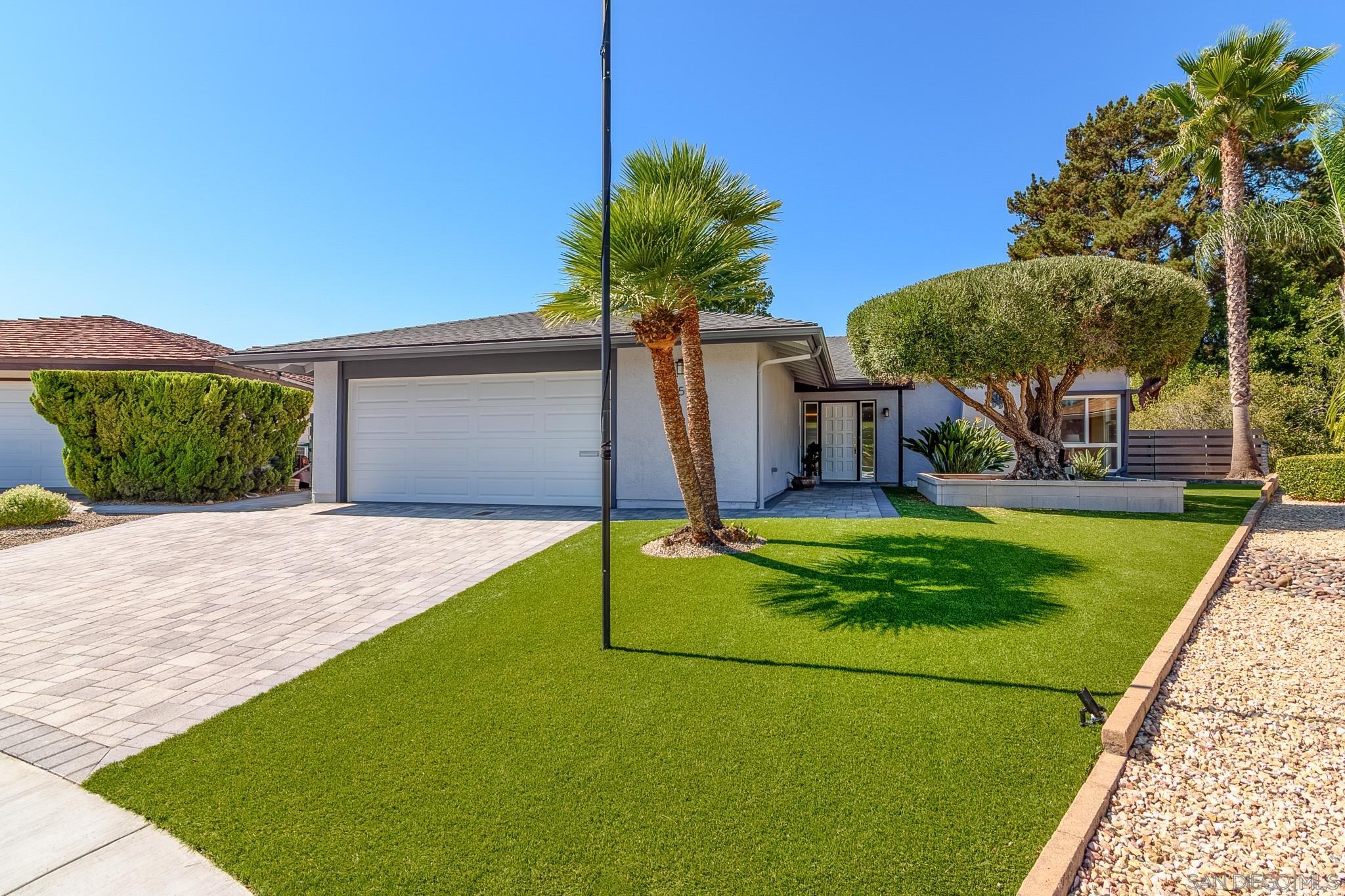 Detail Gallery Image 3 of 42 For 16556  Gabarda Rd, San Diego,  CA 92128 - 2 Beds | 2 Baths