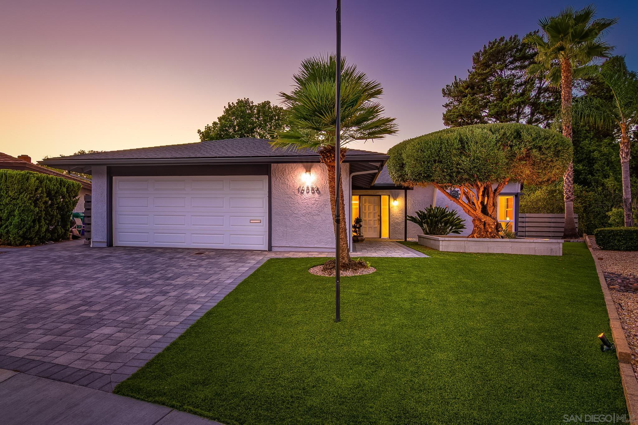 Detail Gallery Image 4 of 42 For 16556  Gabarda Rd, San Diego,  CA 92128 - 2 Beds | 2 Baths