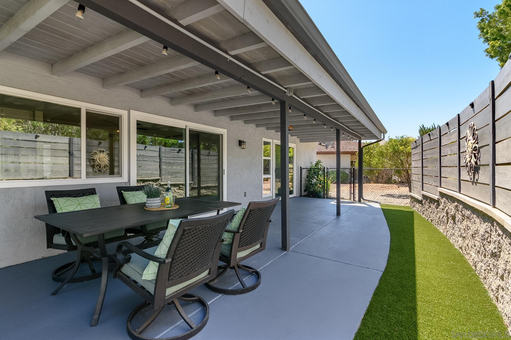 Detail Gallery Image 34 of 42 For 16556  Gabarda Rd, San Diego,  CA 92128 - 2 Beds | 2 Baths