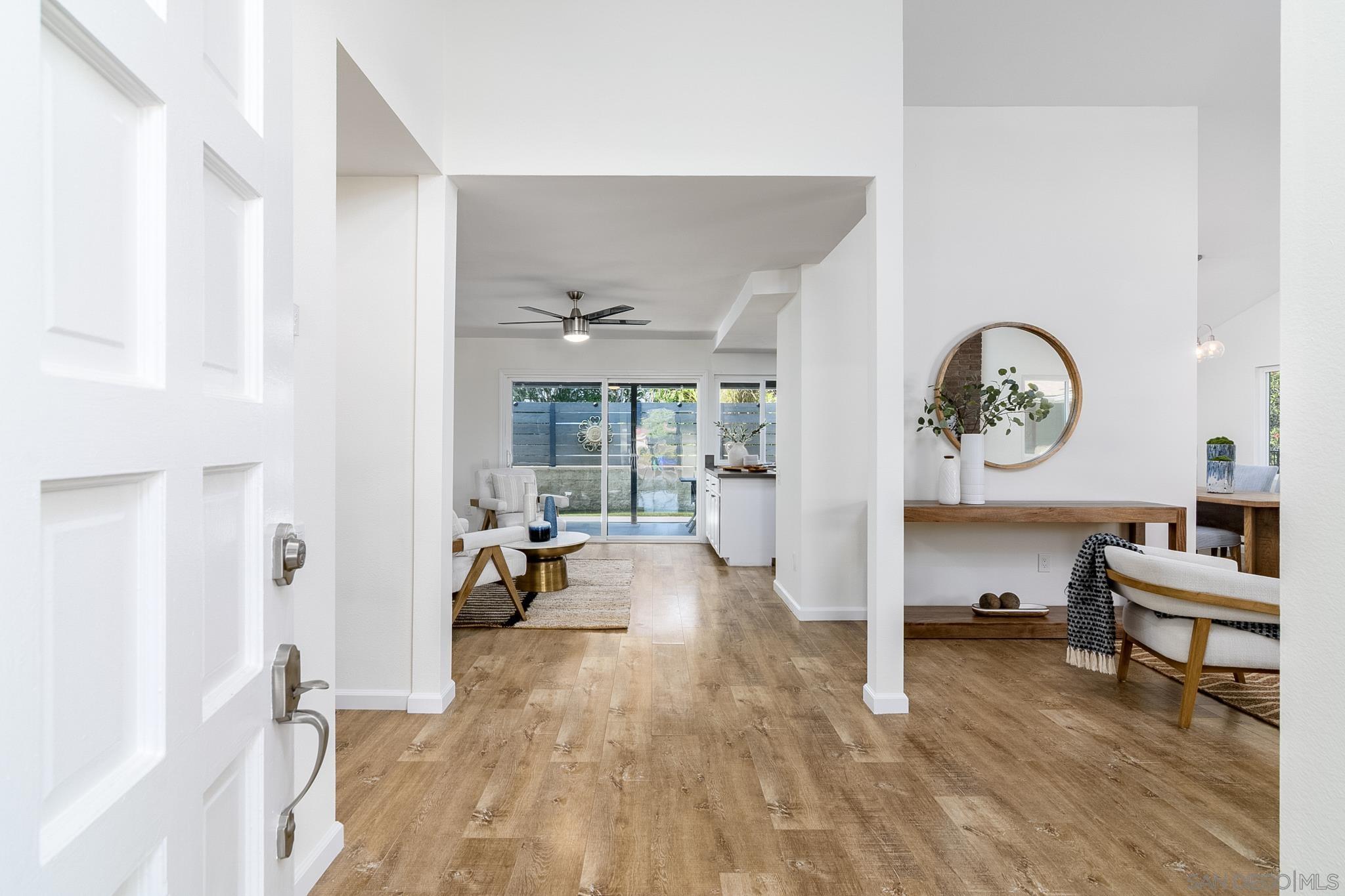 Detail Gallery Image 6 of 42 For 16556  Gabarda Rd, San Diego,  CA 92128 - 2 Beds | 2 Baths