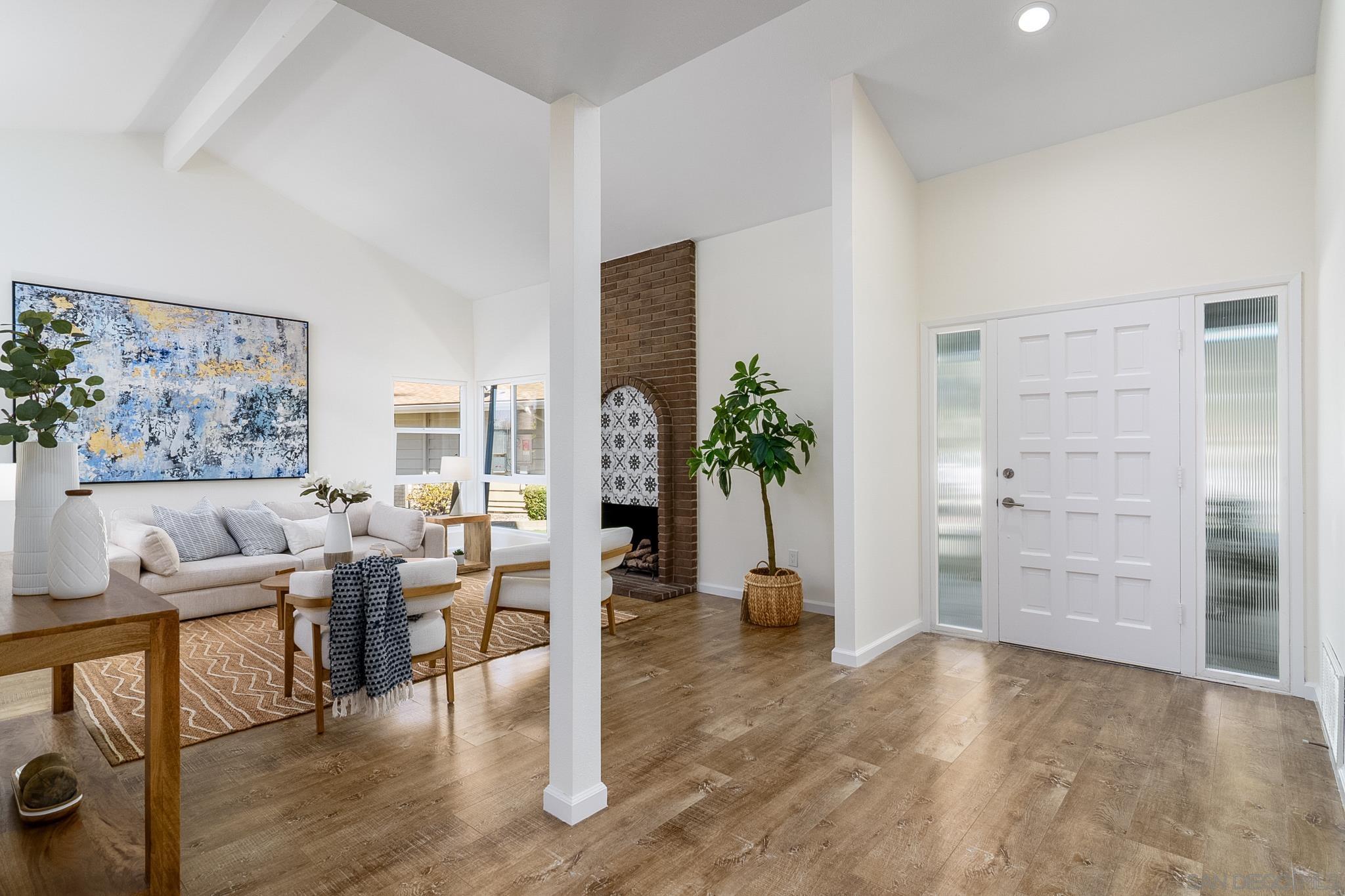 Detail Gallery Image 7 of 42 For 16556  Gabarda Rd, San Diego,  CA 92128 - 2 Beds | 2 Baths