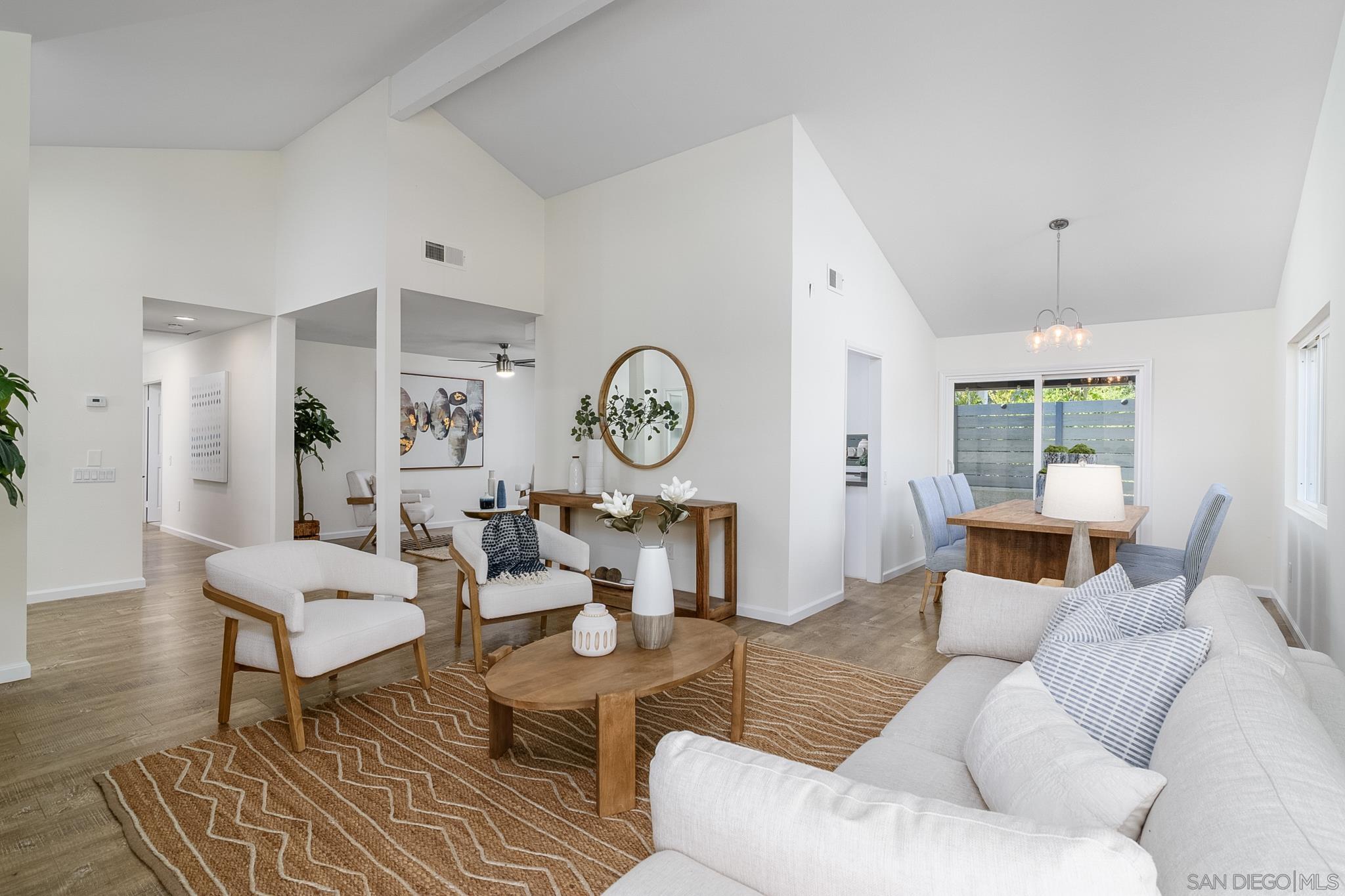 Detail Gallery Image 9 of 42 For 16556  Gabarda Rd, San Diego,  CA 92128 - 2 Beds | 2 Baths