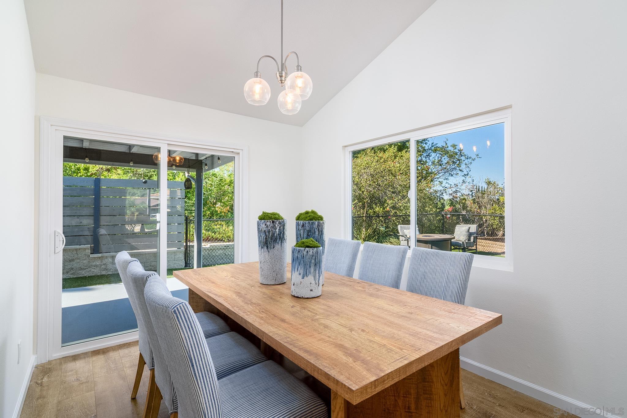 Detail Gallery Image 10 of 42 For 16556  Gabarda Rd, San Diego,  CA 92128 - 2 Beds | 2 Baths