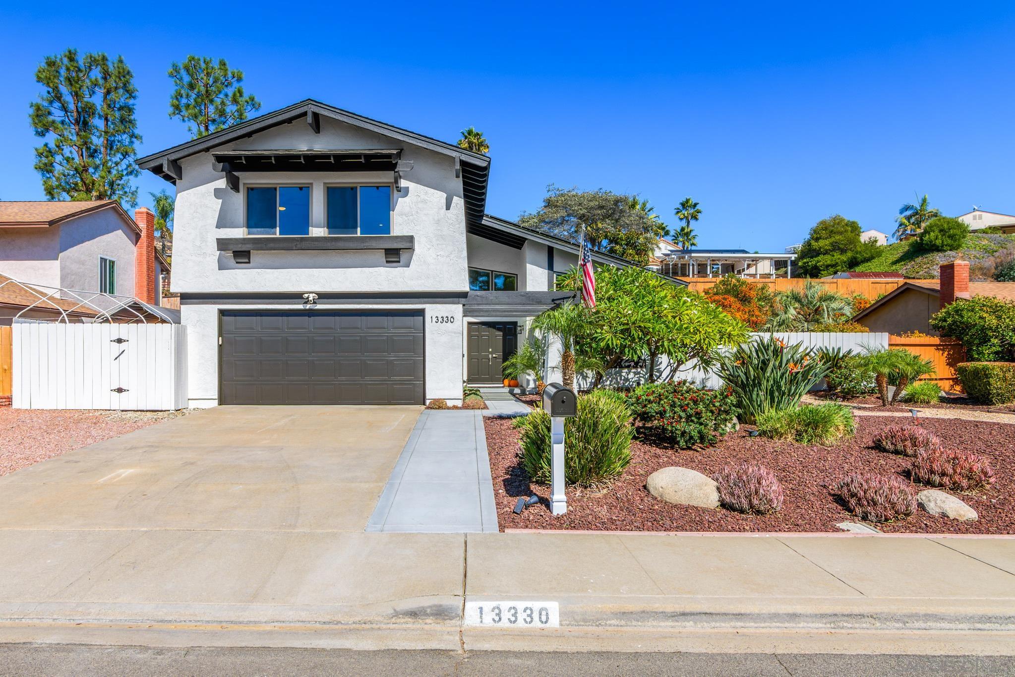 Detail Gallery Image 3 of 56 For 13330  Canyon Back Ln, Poway,  CA 92064 - 4 Beds | 2/1 Baths