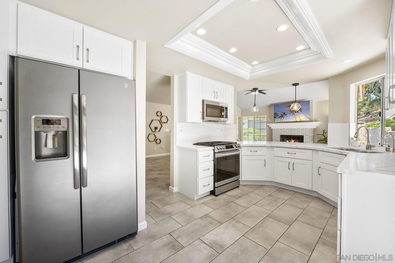 Detail Gallery Image 11 of 34 For 11781  Caminito De Las Missiones, San Diego,  CA 92128 - 3 Beds | 2/1 Baths