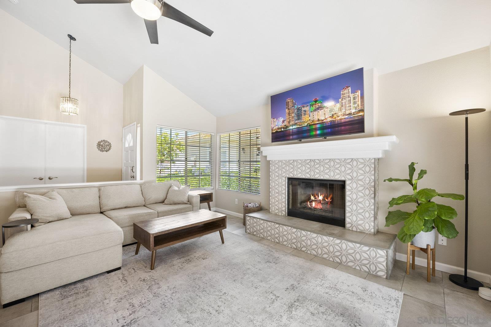 Detail Gallery Image 7 of 34 For 11781  Caminito De Las Missiones, San Diego,  CA 92128 - 3 Beds | 2/1 Baths