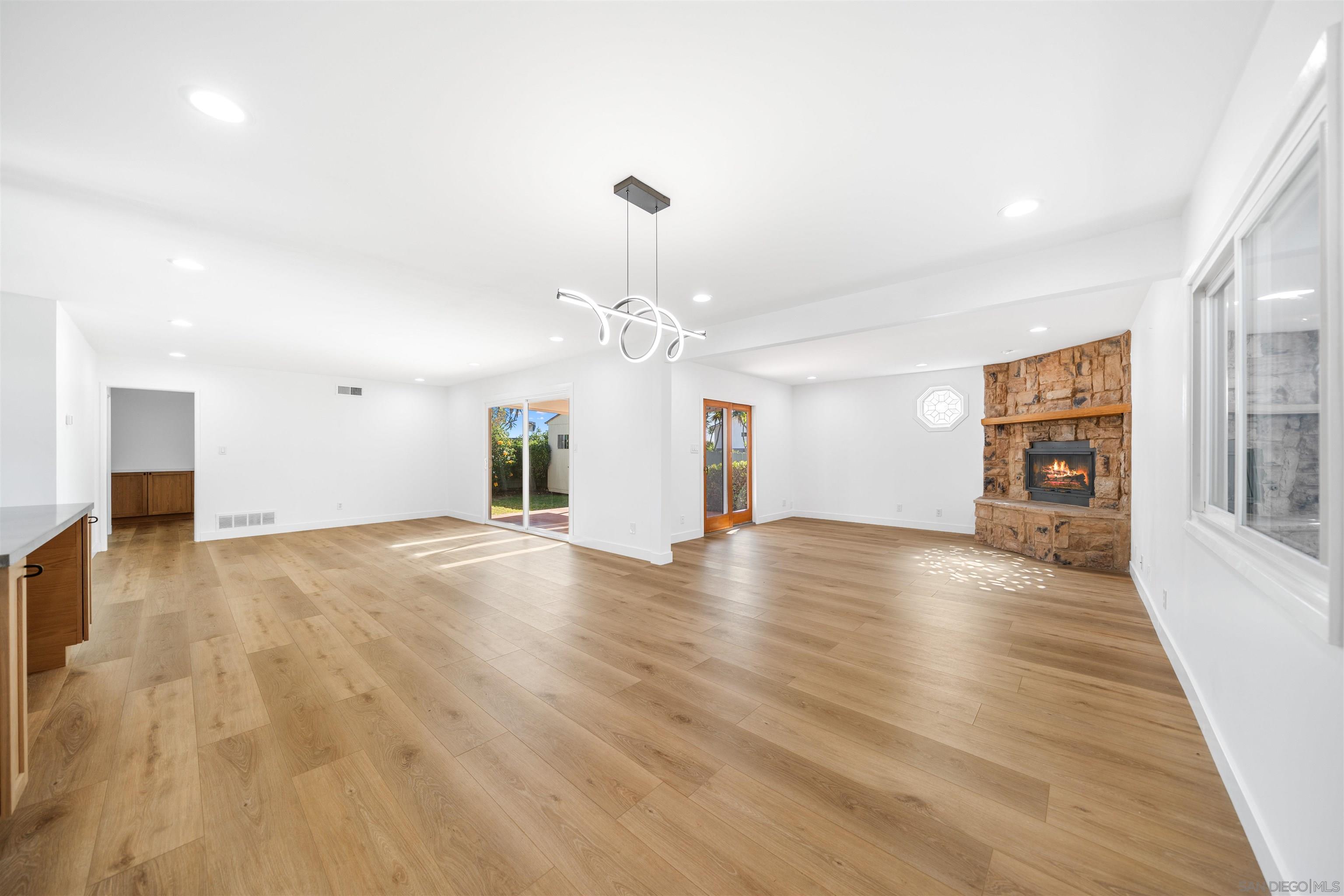 Detail Gallery Image 11 of 46 For 5017  Mount Gaywas Dr, San Diego,  CA 92117 - 4 Beds | 2 Baths