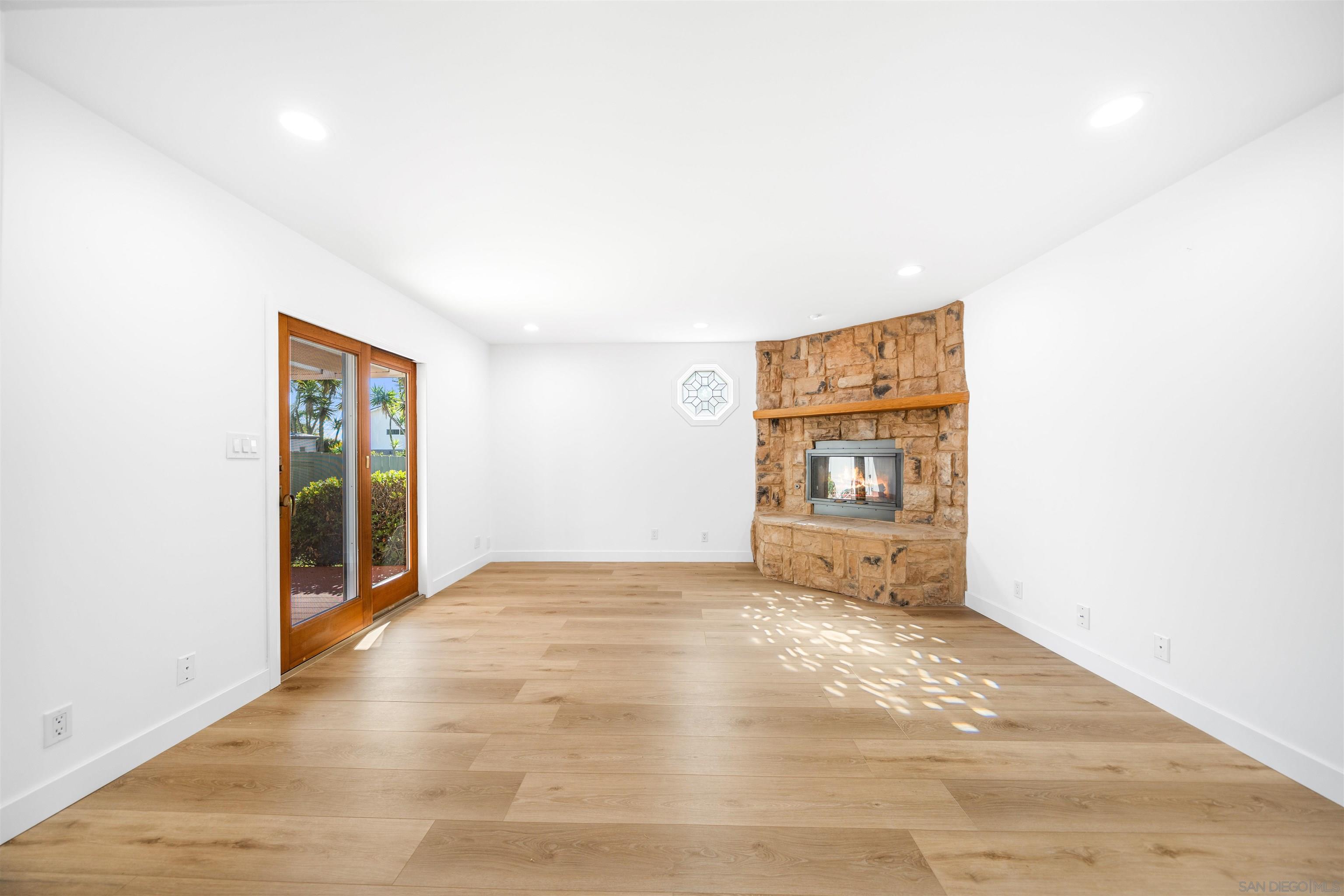 Detail Gallery Image 12 of 46 For 5017  Mount Gaywas Dr, San Diego,  CA 92117 - 4 Beds | 2 Baths