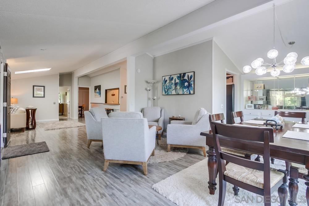 Front Image Thumbnail for SD250046332