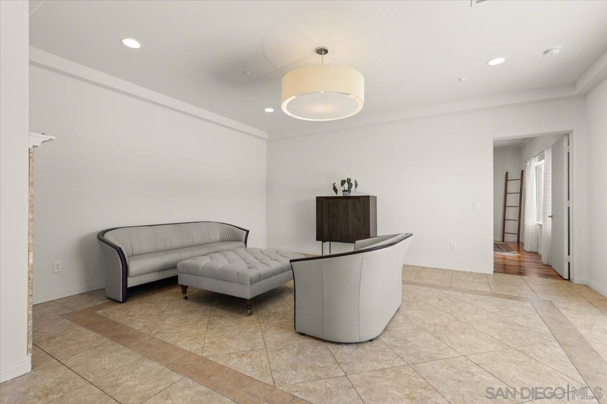 Detail Gallery Image 15 of 49 For 2342  Carioca Pl, Vista,  CA 92084 - 6 Beds | 4/2 Baths