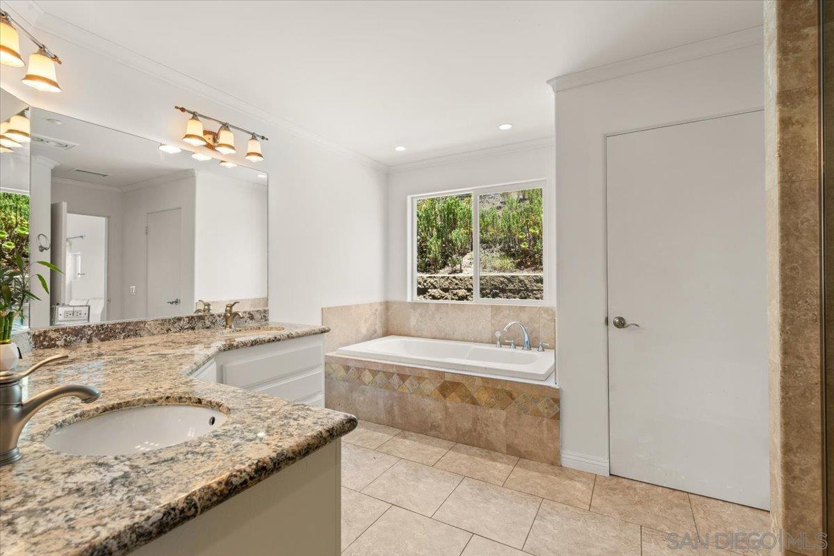Detail Gallery Image 18 of 49 For 2342  Carioca Pl, Vista,  CA 92084 - 6 Beds | 4/2 Baths