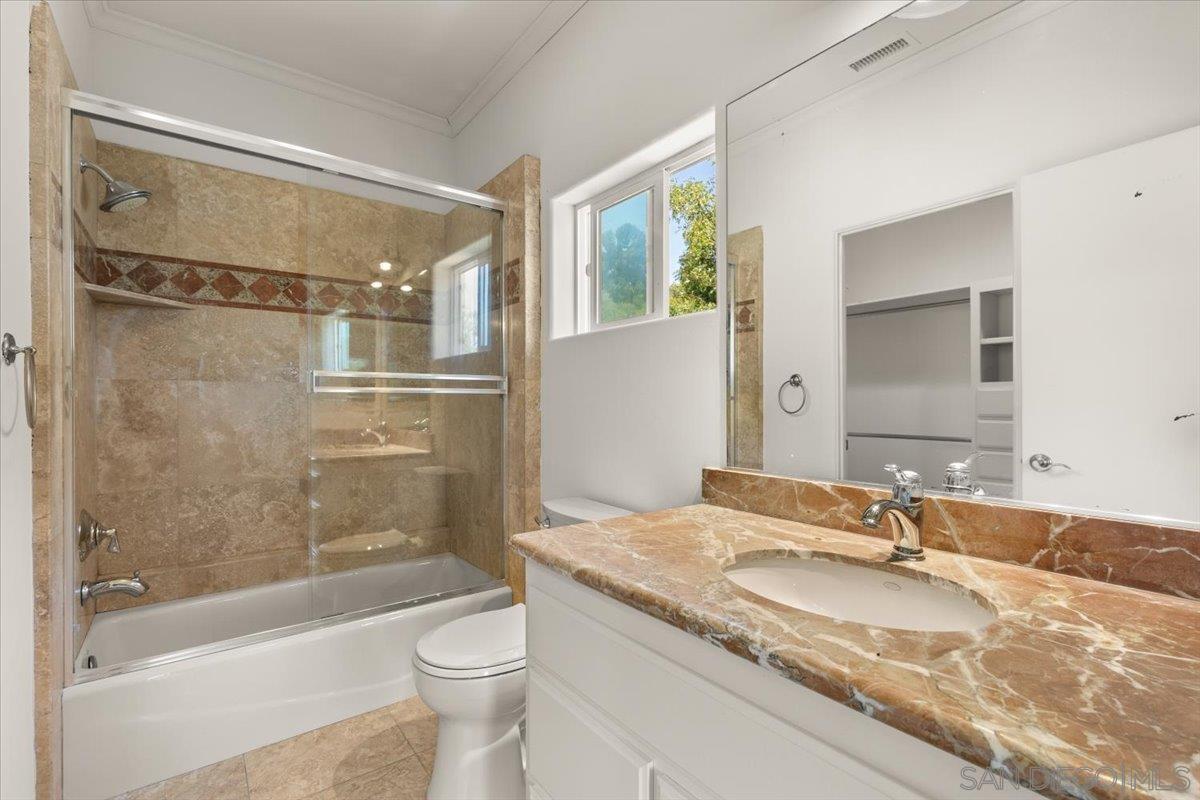 Detail Gallery Image 32 of 49 For 2342  Carioca Pl, Vista,  CA 92084 - 6 Beds | 4/2 Baths