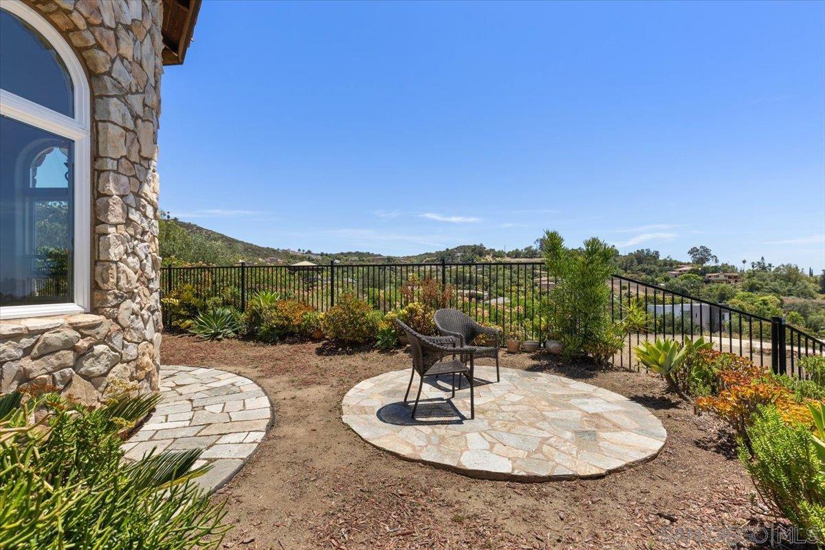 Detail Gallery Image 35 of 49 For 2342  Carioca Pl, Vista,  CA 92084 - 6 Beds | 4/2 Baths