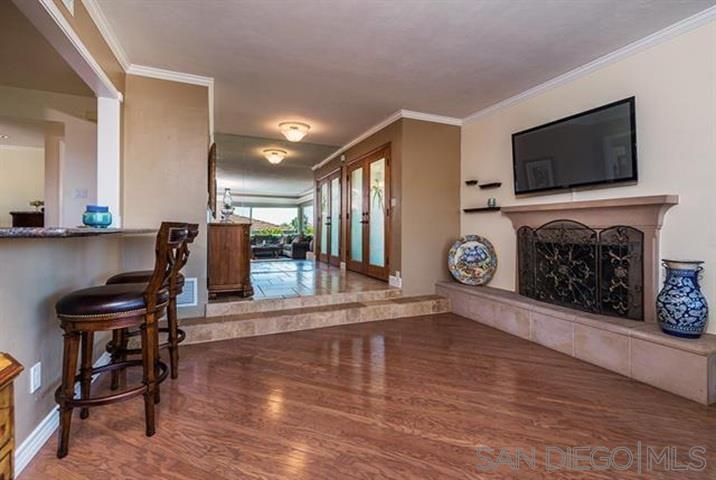 Detail Gallery Image 11 of 39 For 5512  Candlelight Dr, La Jolla,  CA 92037 - 4 Beds | 3 Baths