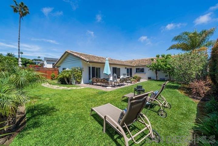 Detail Gallery Image 22 of 39 For 5512  Candlelight Dr, La Jolla,  CA 92037 - 4 Beds | 3 Baths