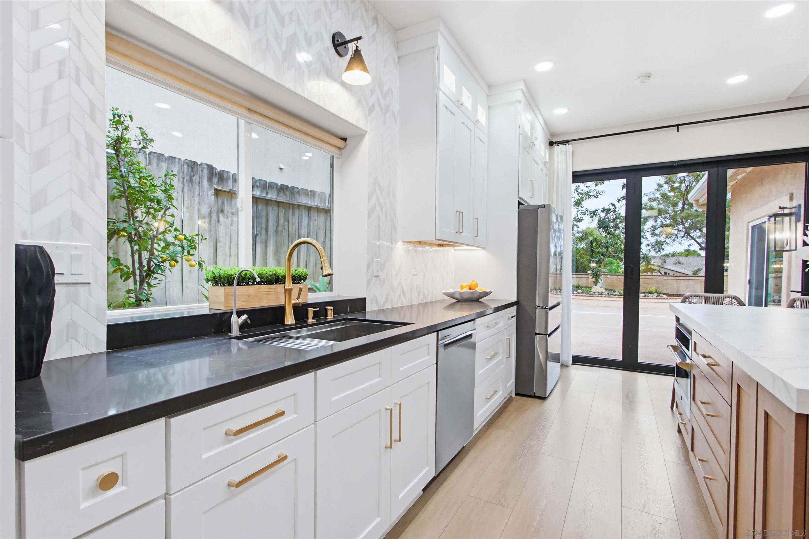 Detail Gallery Image 11 of 64 For 1748  Dancer Pl, Escondido,  CA 92026 - 4 Beds | 2/1 Baths