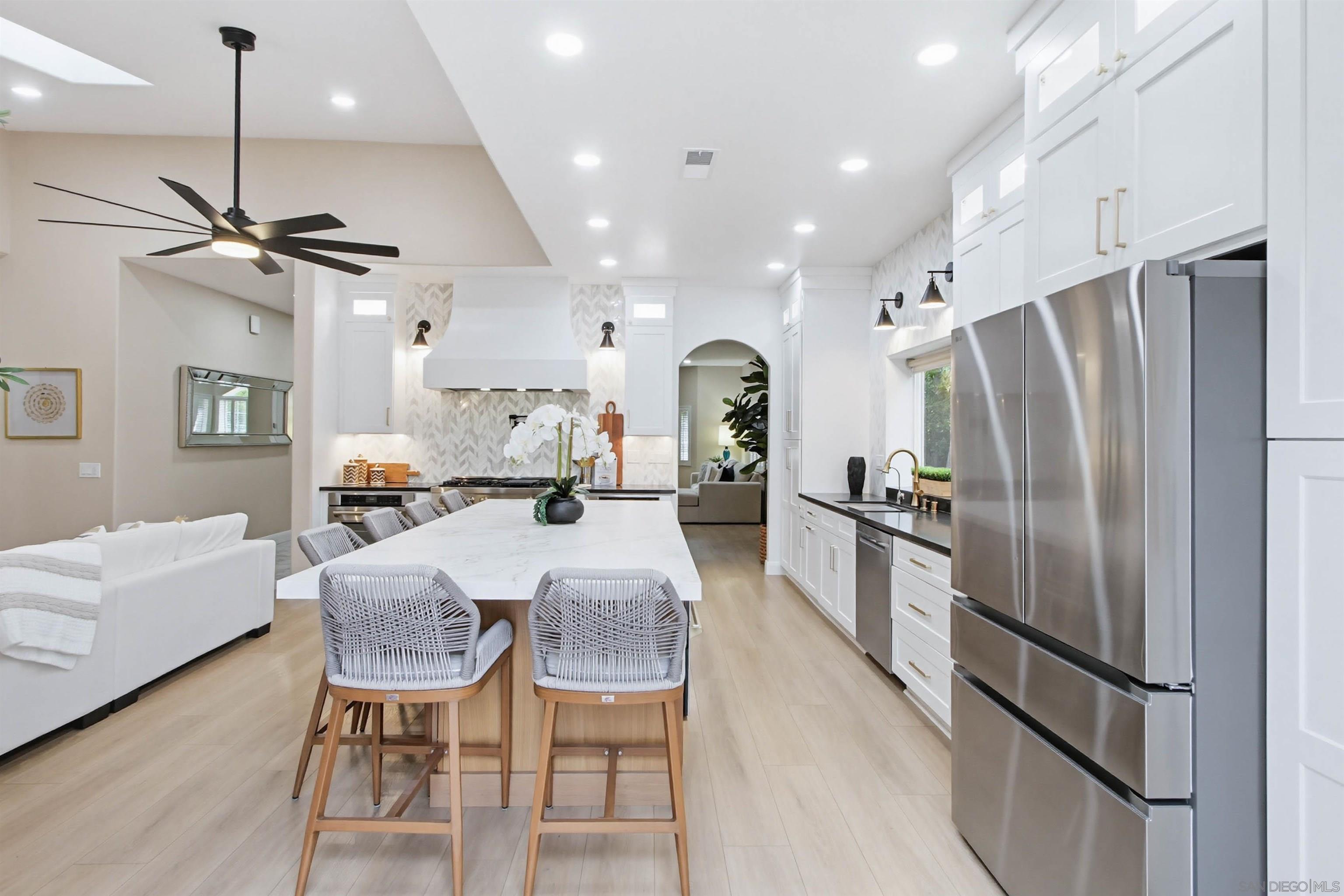 Detail Gallery Image 14 of 64 For 1748  Dancer Pl, Escondido,  CA 92026 - 4 Beds | 2/1 Baths