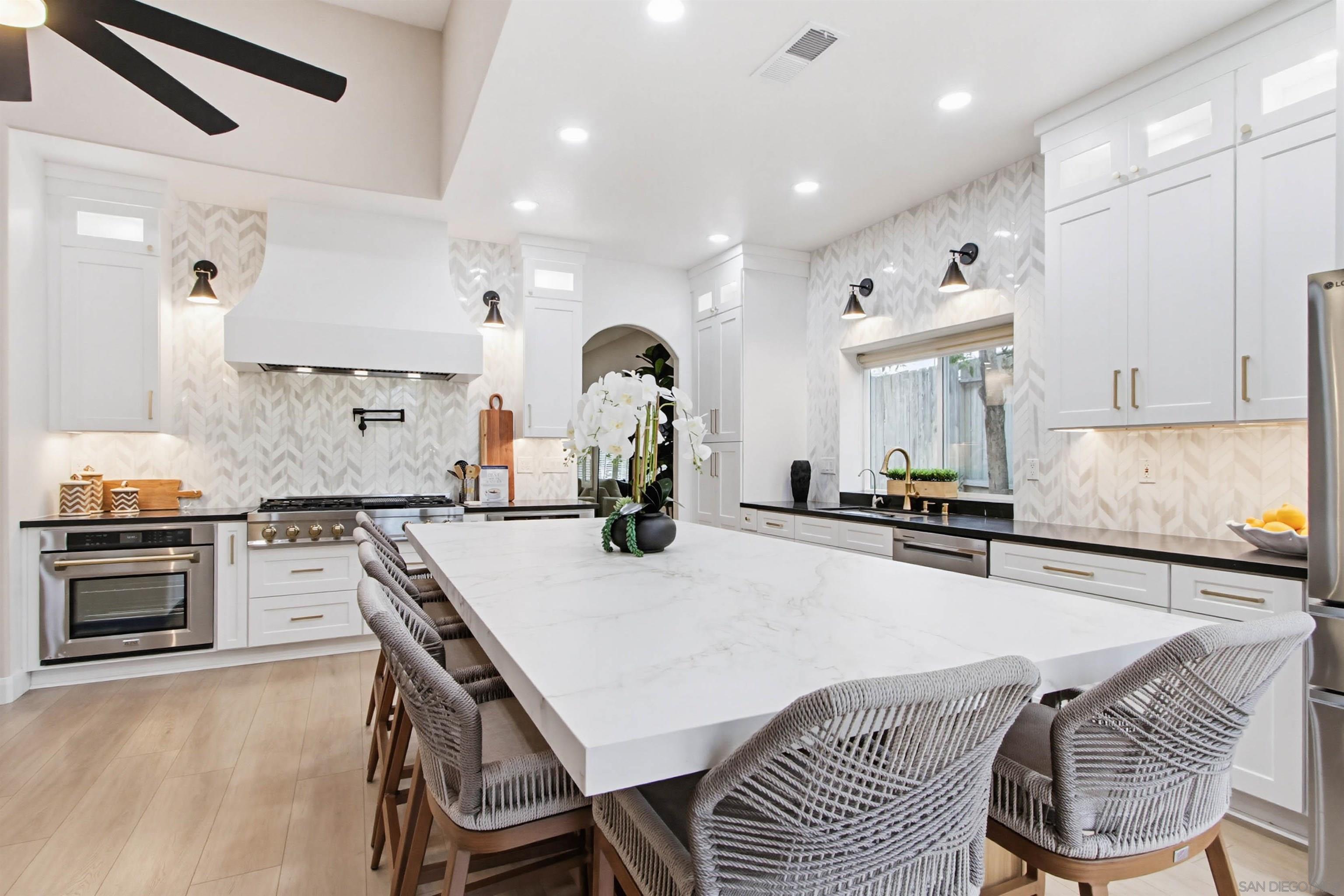 Detail Gallery Image 6 of 64 For 1748  Dancer Pl, Escondido,  CA 92026 - 4 Beds | 2/1 Baths