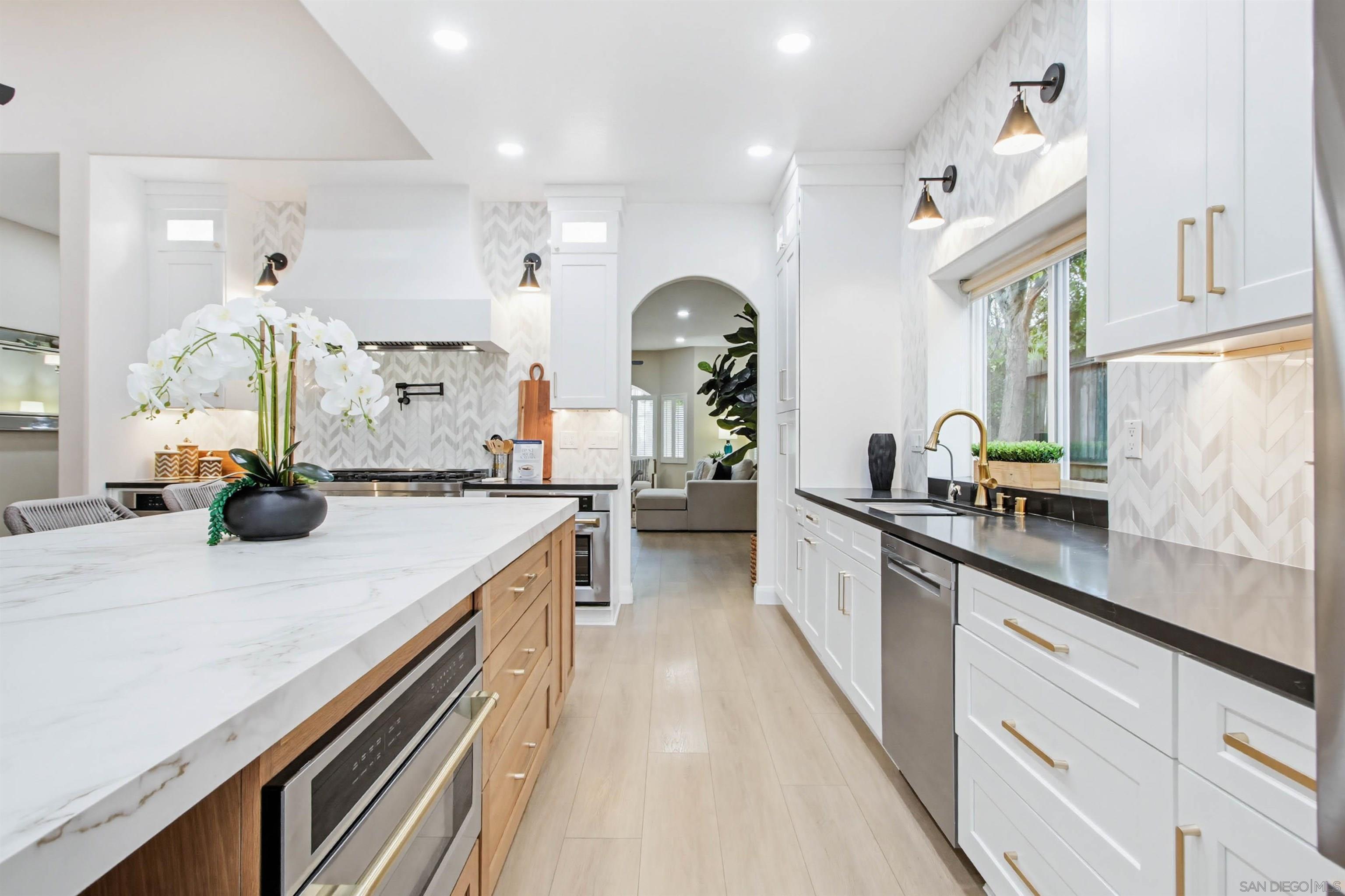 Detail Gallery Image 8 of 64 For 1748  Dancer Pl, Escondido,  CA 92026 - 4 Beds | 2/1 Baths