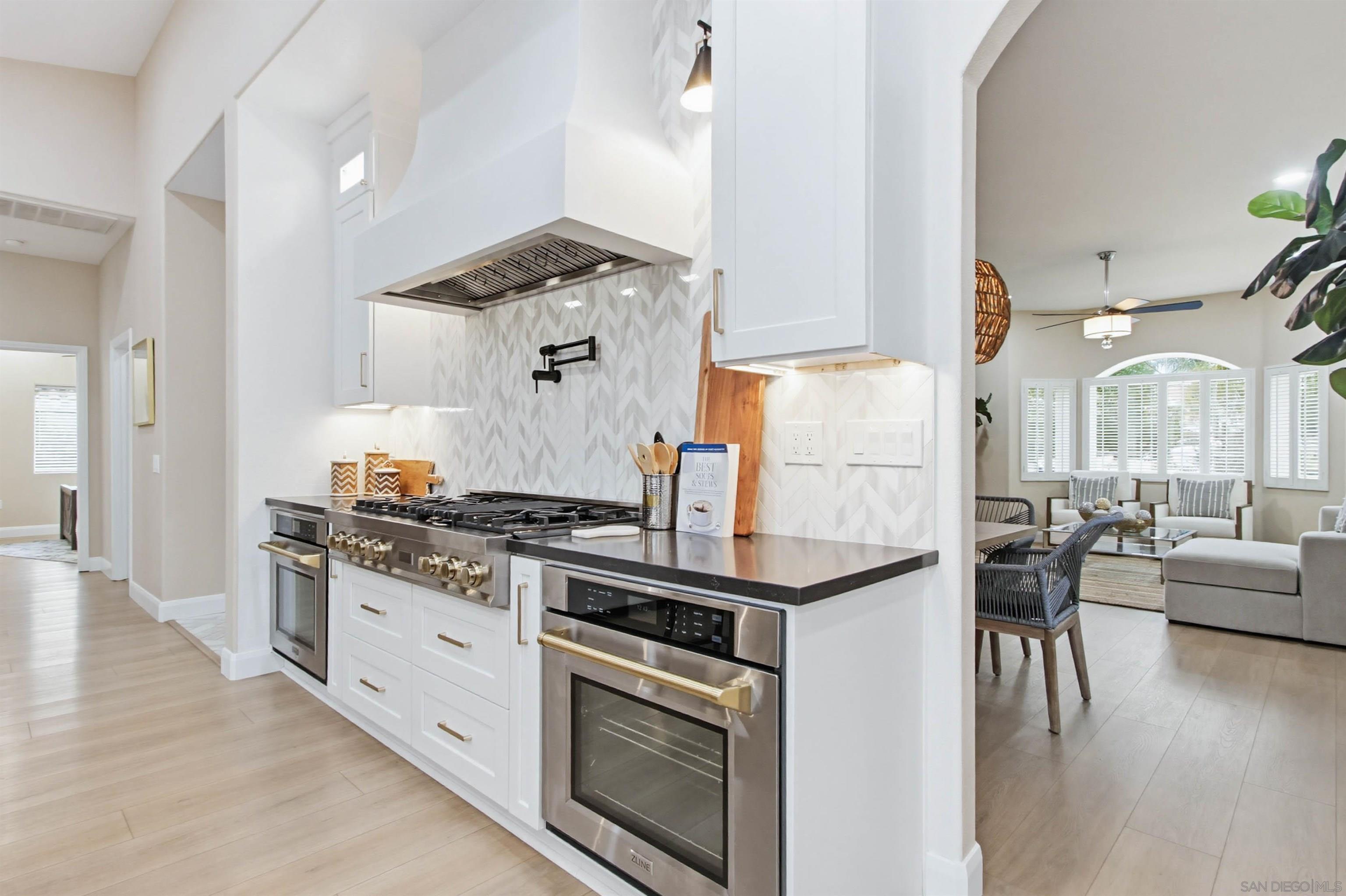 Detail Gallery Image 9 of 64 For 1748  Dancer Pl, Escondido,  CA 92026 - 4 Beds | 2/1 Baths