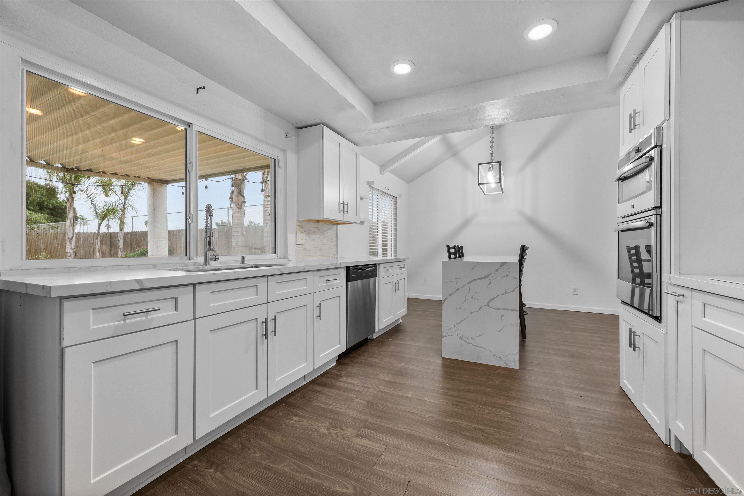 Detail Gallery Image 12 of 33 For 320 E Palommar Street, Chula Vista,  CA 91911 - 4 Beds | 2 Baths