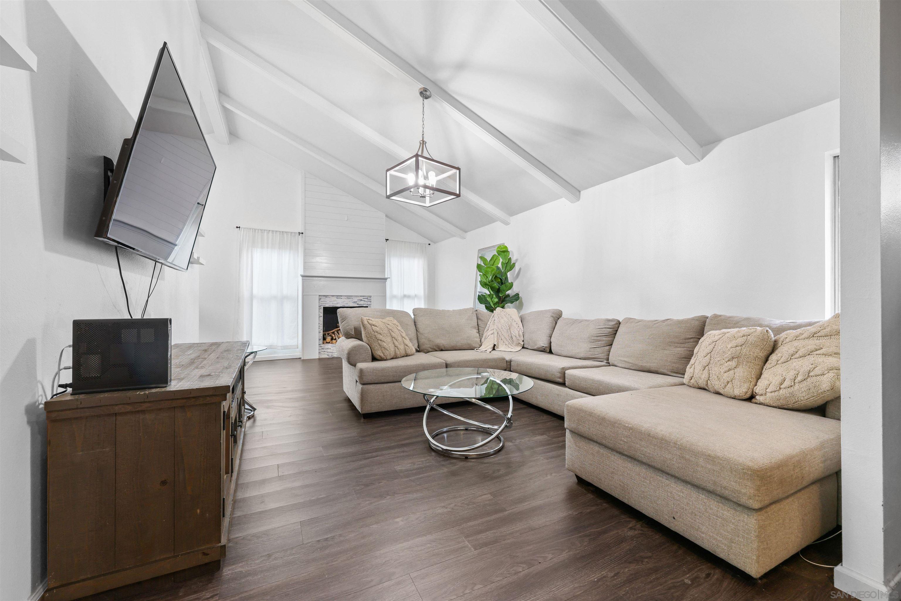 Detail Gallery Image 7 of 33 For 320 E Palommar Street, Chula Vista,  CA 91911 - 4 Beds | 2 Baths