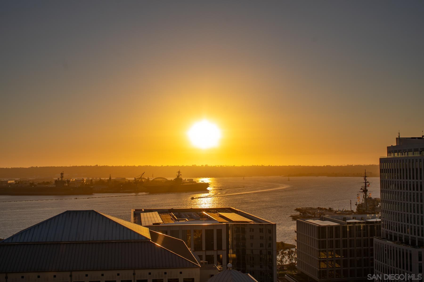 Detail Gallery Image 17 of 39 For 700 W Harbor Dr  2101, San Diego,  CA 92101 - 2 Beds | 1/1 Baths