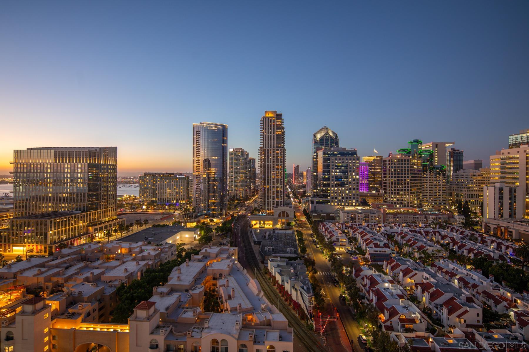 Detail Gallery Image 23 of 39 For 700 W Harbor Dr  2101, San Diego,  CA 92101 - 2 Beds | 1/1 Baths