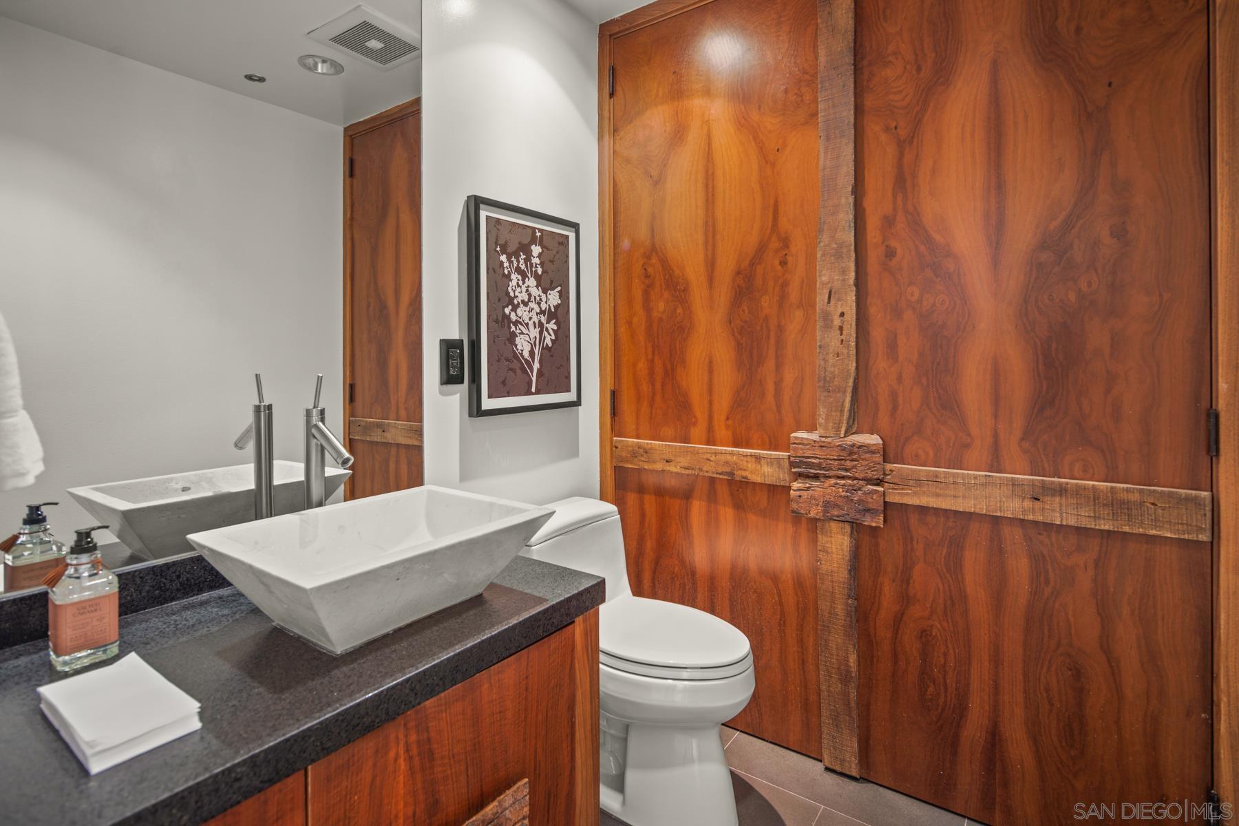 Detail Gallery Image 27 of 39 For 700 W Harbor Dr  2101, San Diego,  CA 92101 - 2 Beds | 1/1 Baths