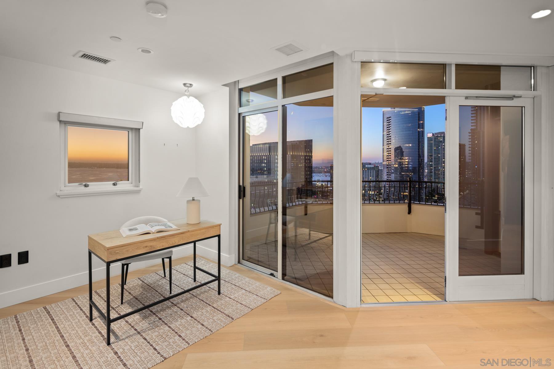 Detail Gallery Image 4 of 39 For 700 W Harbor Dr  2101, San Diego,  CA 92101 - 2 Beds | 1/1 Baths