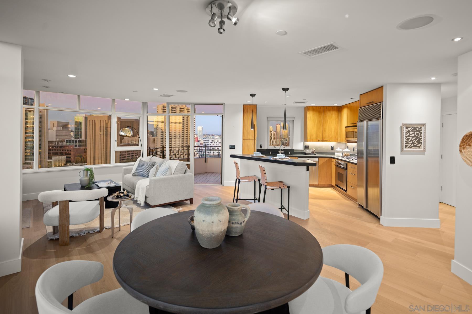 Detail Gallery Image 6 of 39 For 700 W Harbor Dr  2101, San Diego,  CA 92101 - 2 Beds | 1/1 Baths