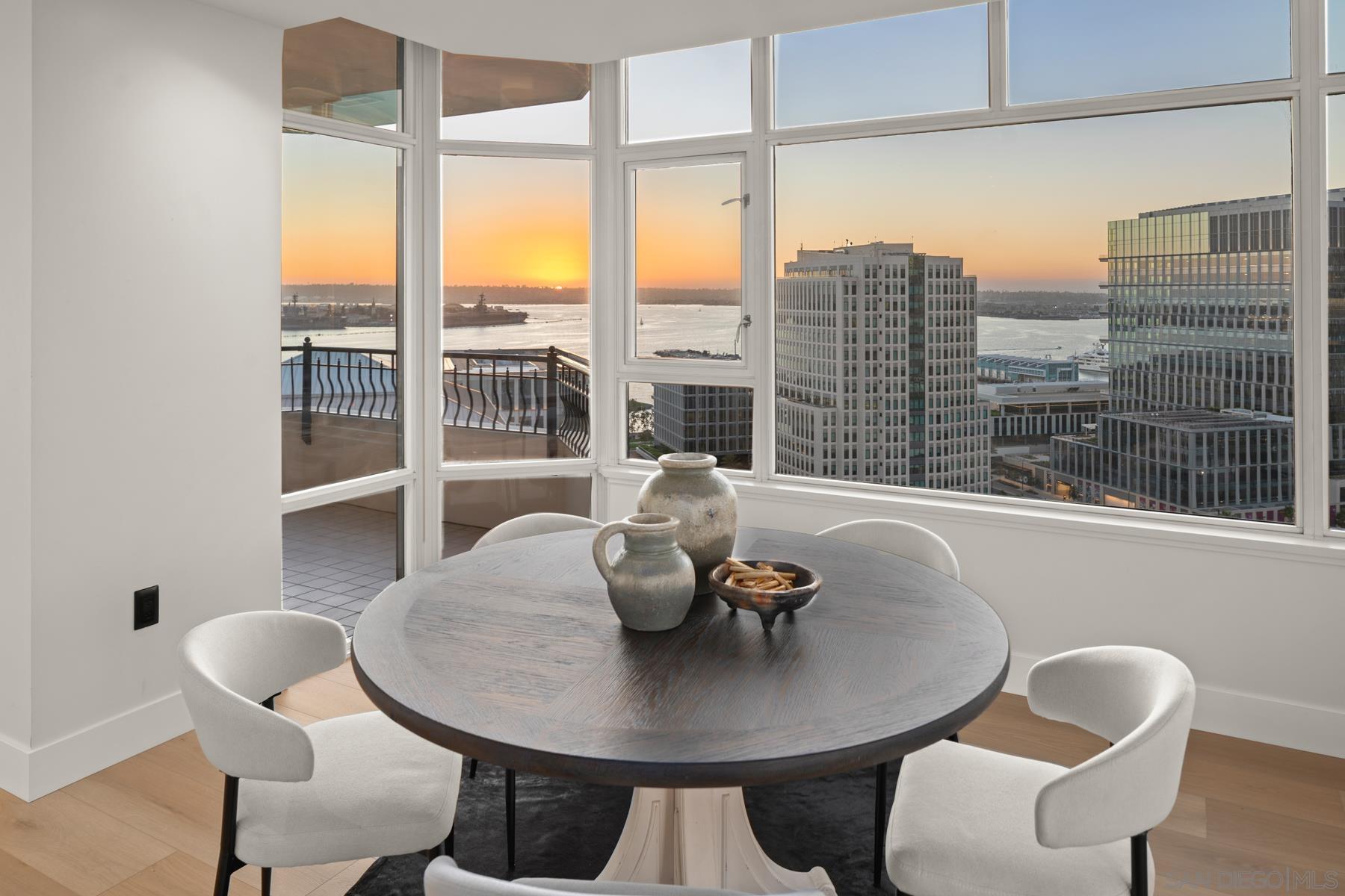 Detail Gallery Image 8 of 39 For 700 W Harbor Dr  2101, San Diego,  CA 92101 - 2 Beds | 1/1 Baths