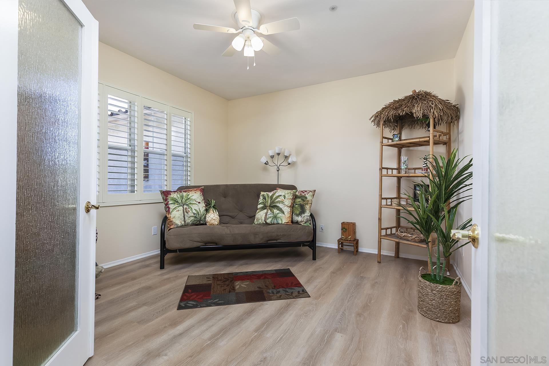 Detail Gallery Image 13 of 28 For 1935  Cresthaven Dr, Vista,  CA 92084 - 4 Beds | 3 Baths