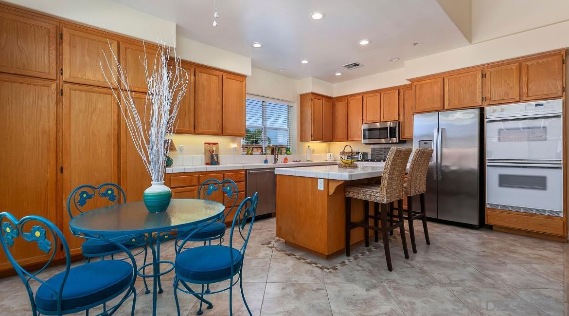 Detail Gallery Image 21 of 29 For 1935  Cresthaven Dr, Vista,  CA 92084 - 4 Beds | 3 Baths