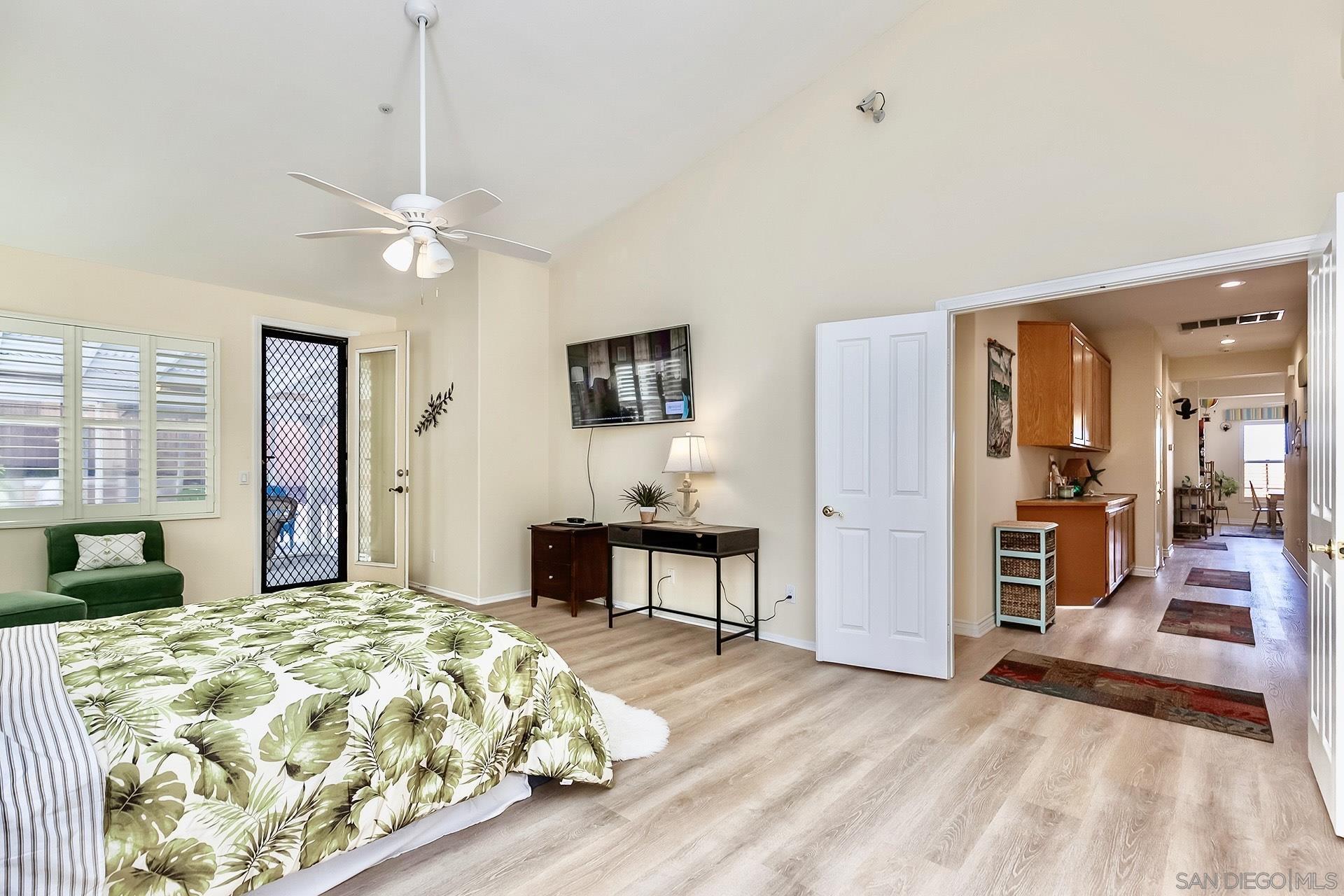 Detail Gallery Image 24 of 29 For 1935  Cresthaven Dr, Vista,  CA 92084 - 4 Beds | 3 Baths