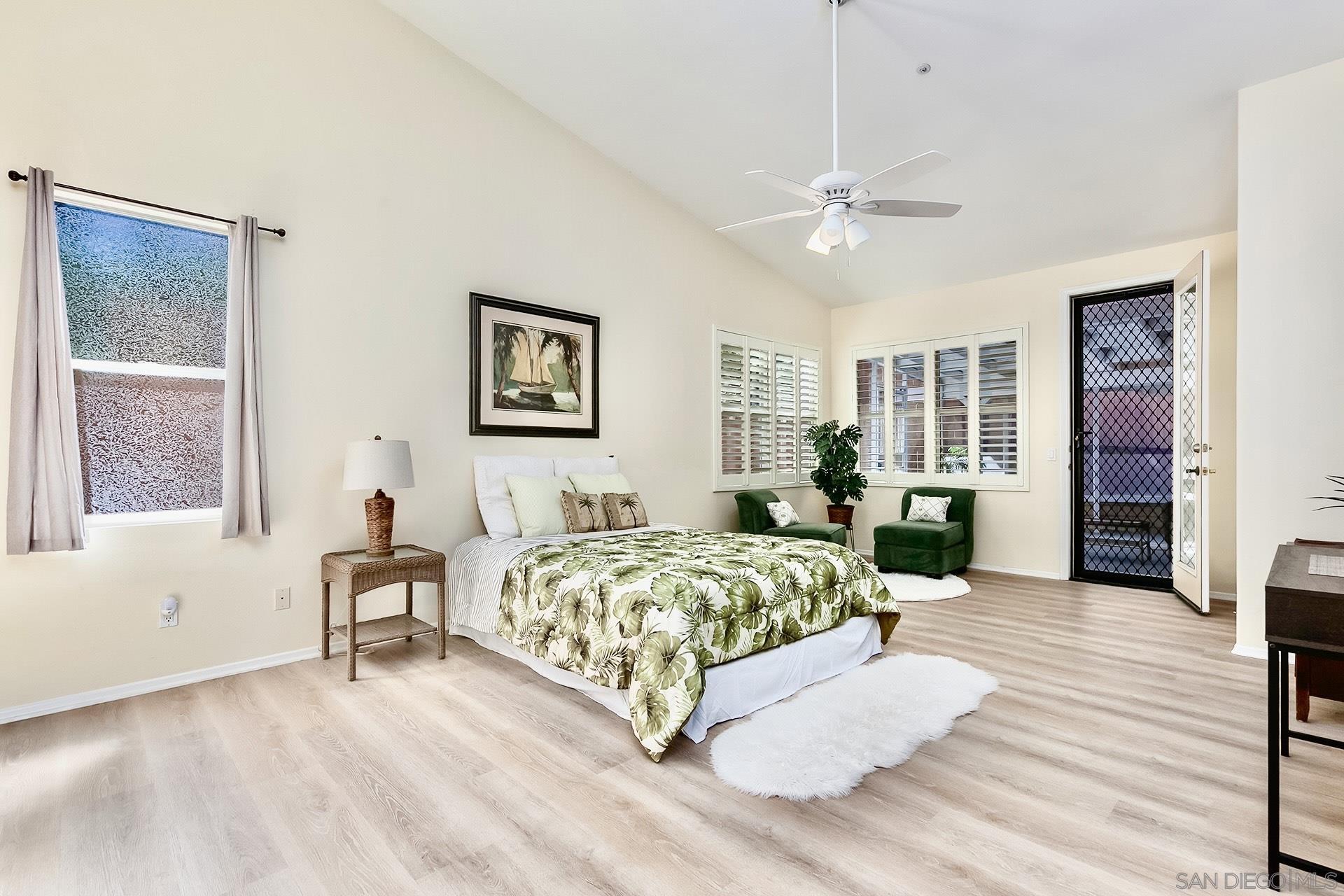 Detail Gallery Image 7 of 29 For 1935  Cresthaven Dr, Vista,  CA 92084 - 4 Beds | 3 Baths