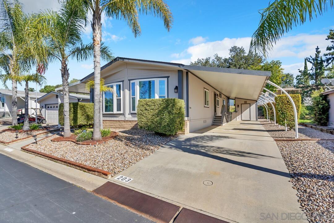 Detail Gallery Image 2 of 68 For 18218  Paradise Mountain Rd  #203,  Valley Center,  CA 92082 - 2 Beds | 2 Baths