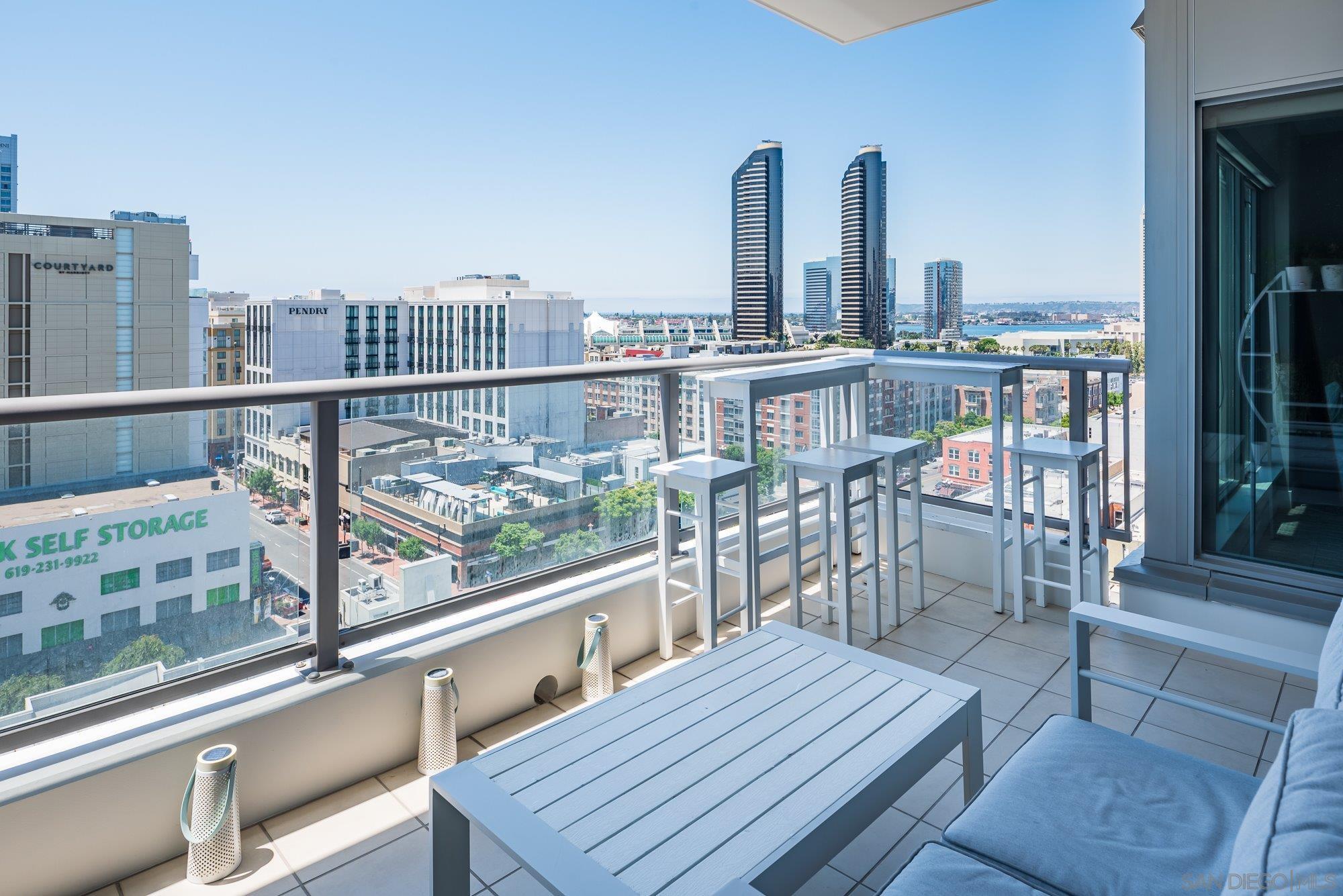 Front Image Thumbnail for SD250046352