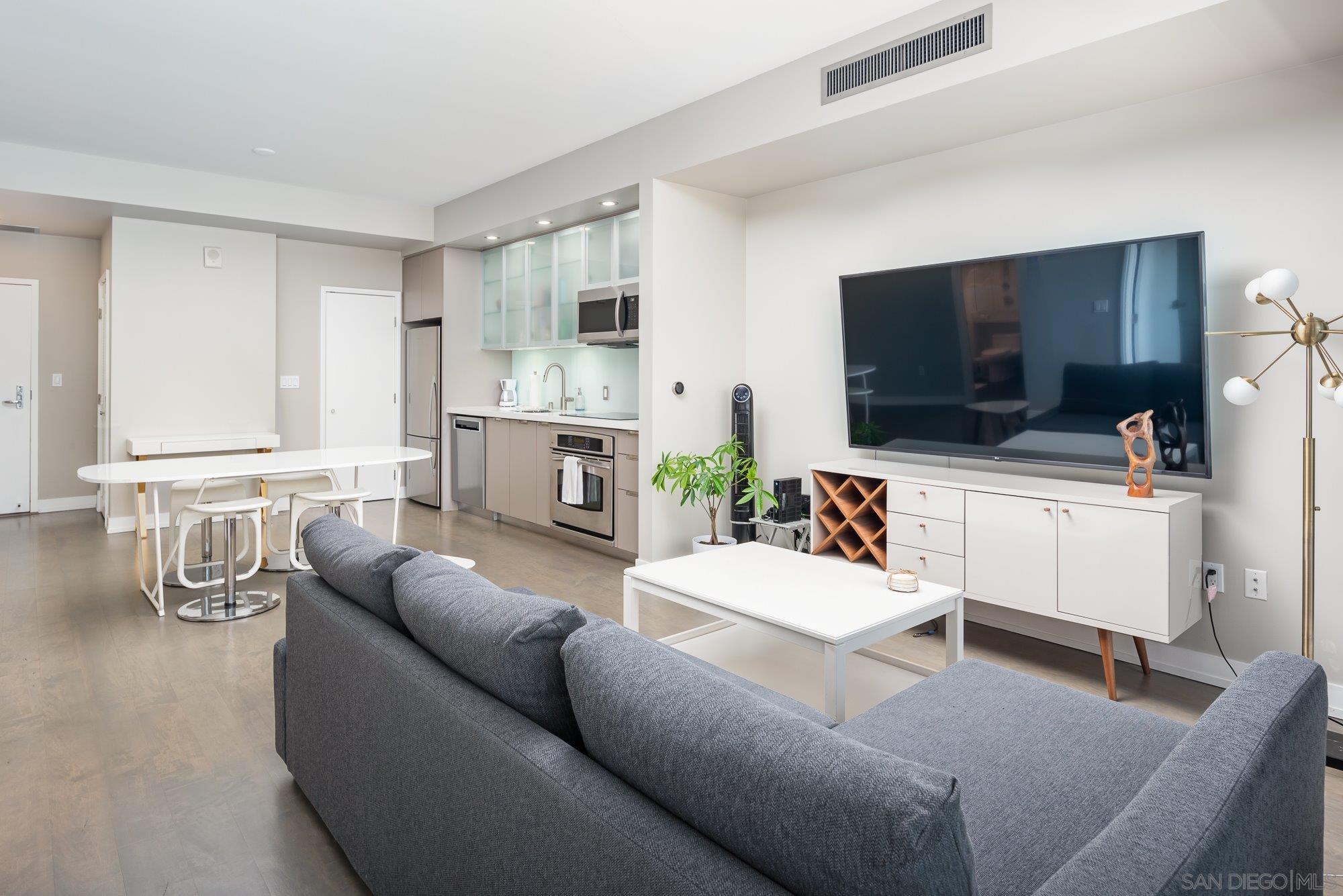 Detail Gallery Image 6 of 23 For 575  6th Ave  1007, San Diego,  CA 92101 - 1 Beds | 1 Baths