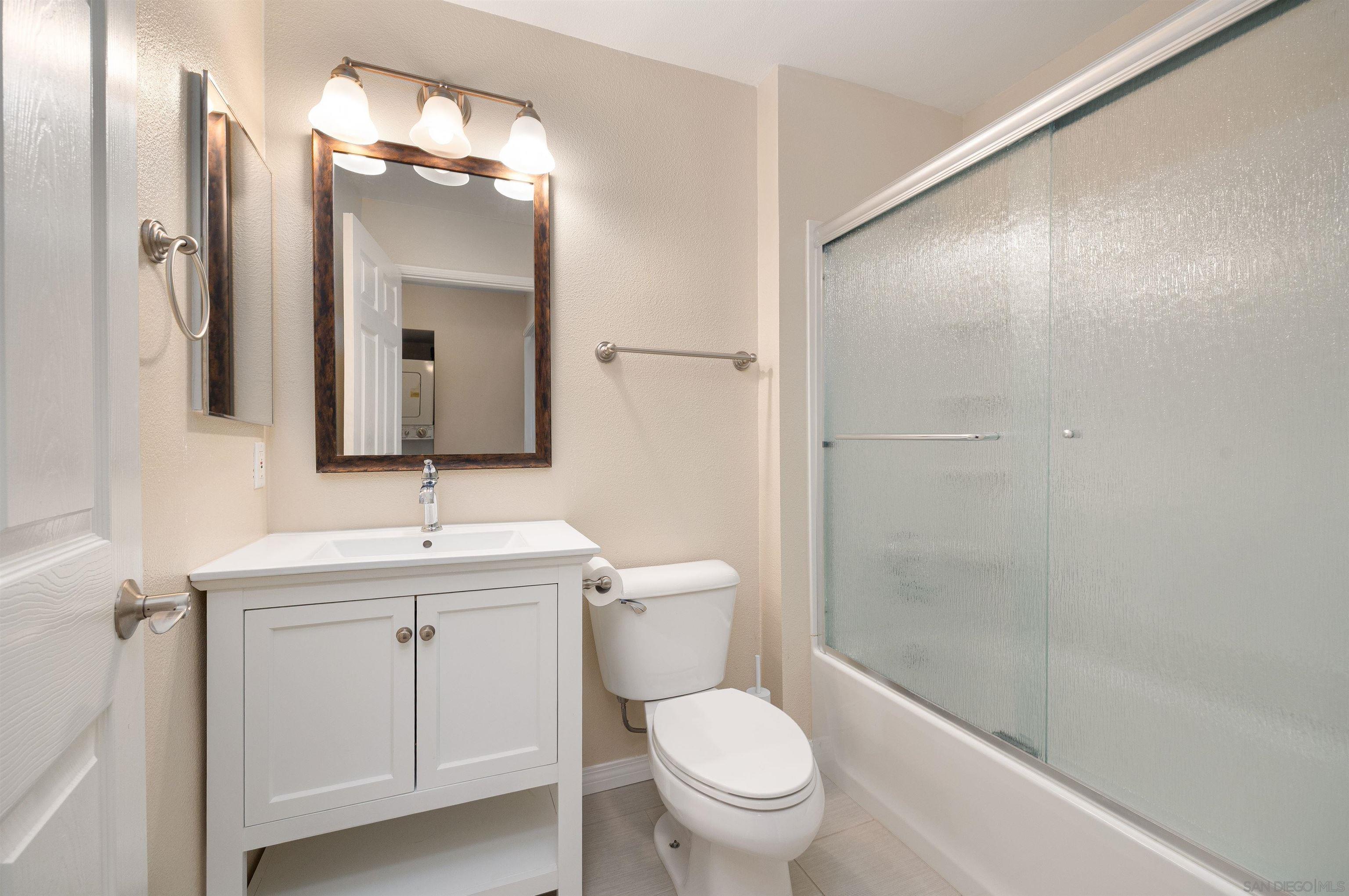 Detail Gallery Image 8 of 17 For 2970  Alta View Dr  #G102,  San Diego,  CA 92139 - 2 Beds | 2 Baths