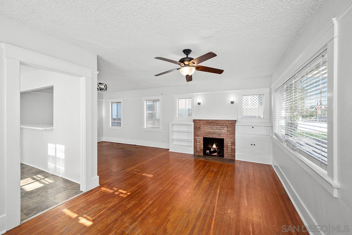 Detail Gallery Image 14 of 54 For 812  H Ave, Coronado,  CA 92118 - 4 Beds | 2 Baths