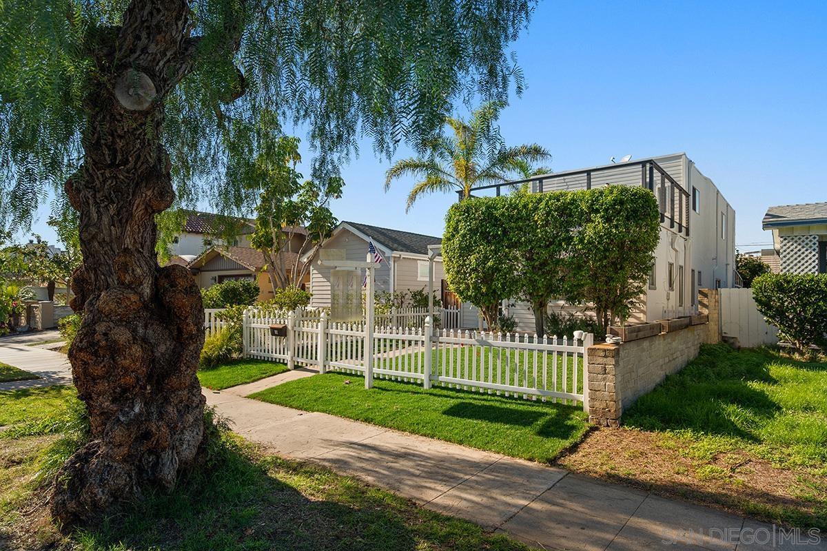 Detail Gallery Image 6 of 54 For 812  H Ave, Coronado,  CA 92118 - 4 Beds | 2 Baths