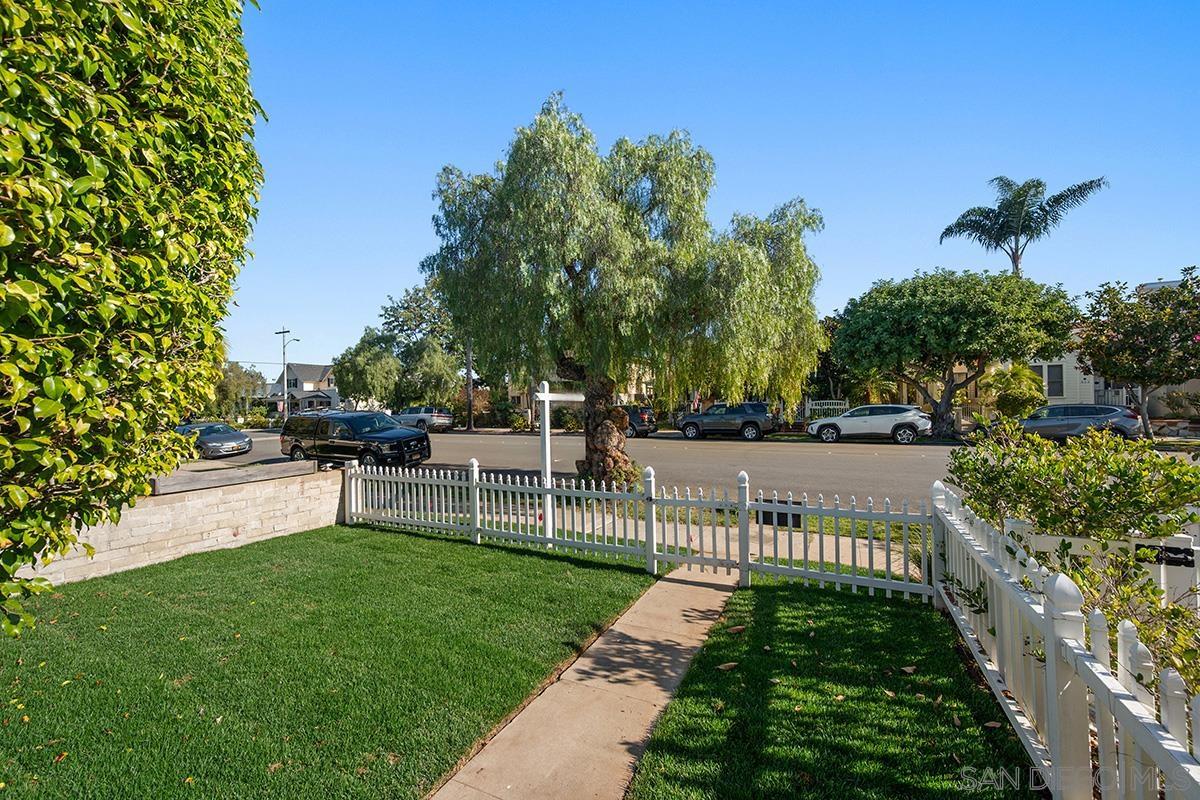 Detail Gallery Image 8 of 54 For 812  H Ave, Coronado,  CA 92118 - 4 Beds | 2 Baths