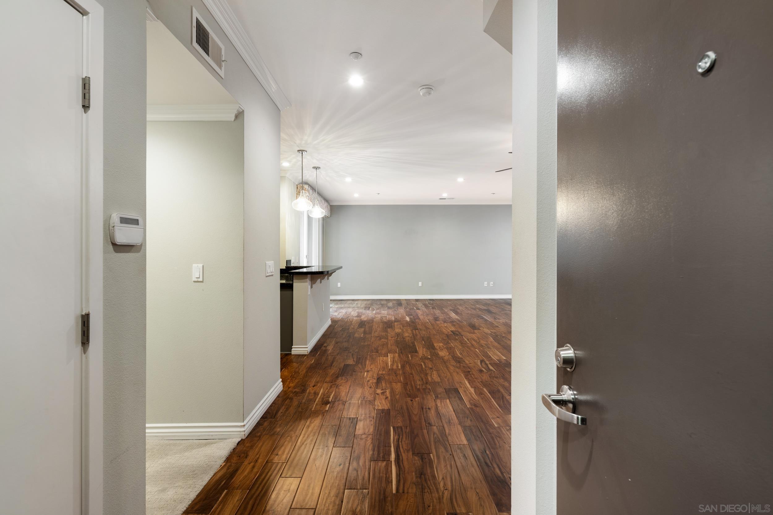 Detail Gallery Image 3 of 31 For 3650  5th Ave  #415,  San Diego,  CA 92103 - 3 Beds | 2 Baths