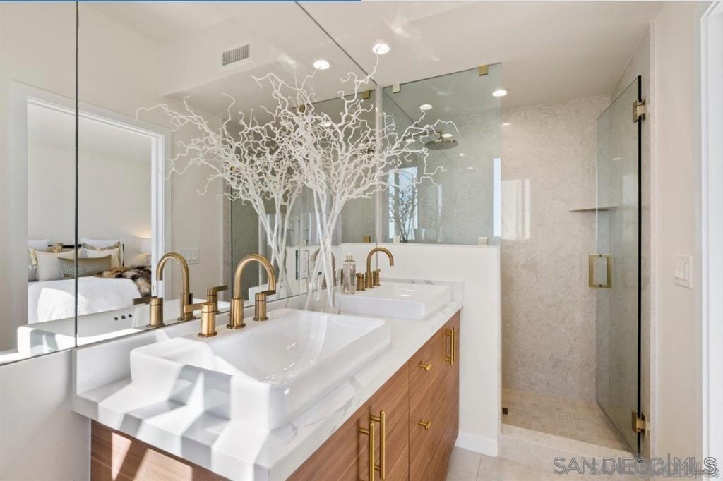 Detail Gallery Image 13 of 34 For 3780  32nd St, San Diego,  CA 92104 - 3 Beds | 3/1 Baths