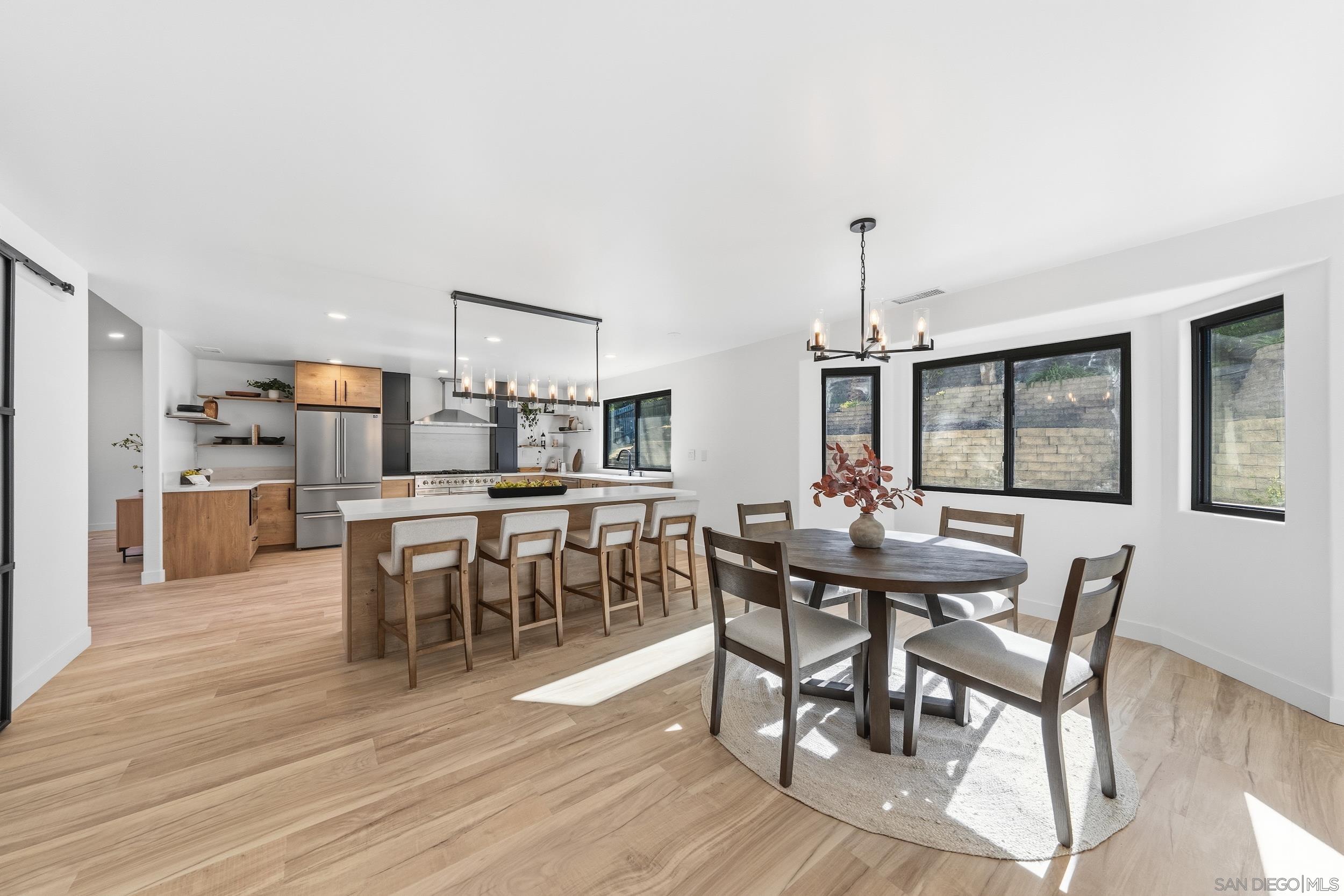 Detail Gallery Image 15 of 61 For 1544  La Vine Ln, Vista,  CA 92084 - 5 Beds | 3 Baths