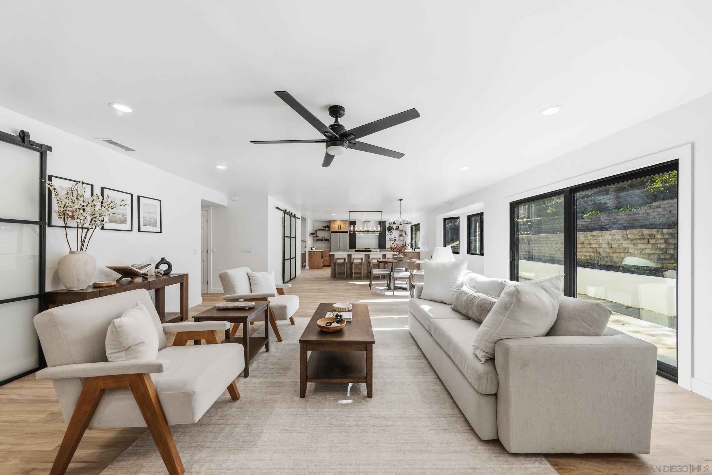 Detail Gallery Image 20 of 61 For 1544  La Vine Ln, Vista,  CA 92084 - 5 Beds | 3 Baths