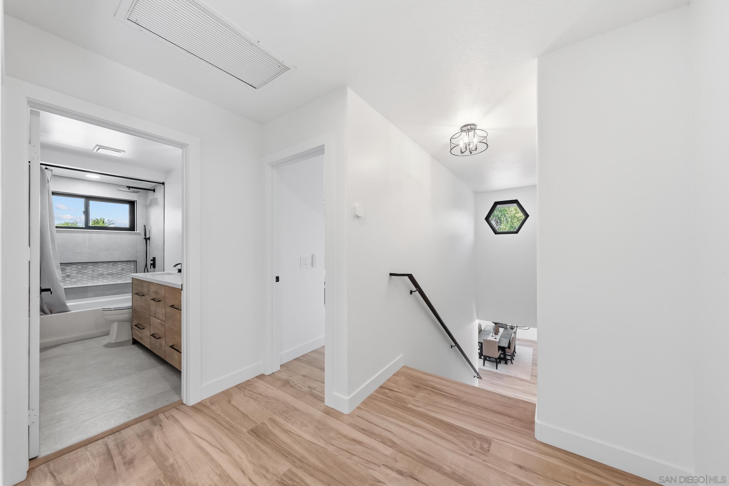 Detail Gallery Image 23 of 61 For 1544  La Vine Ln, Vista,  CA 92084 - 5 Beds | 3 Baths